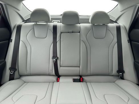 New 2026 Hyundai Elantra Limited FWD image 35