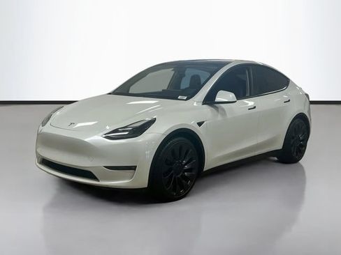 Used 2023 Tesla Model Y Performance AWD/4WD image 3