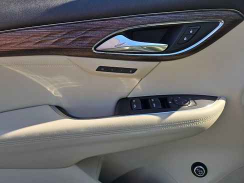 Used 2022 Buick Envision Avenir w/ Technology Package II AWD/4WD image 12