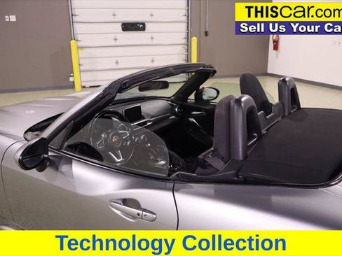 Used 2017 FIAT 124 Spider Classica RWD image 14