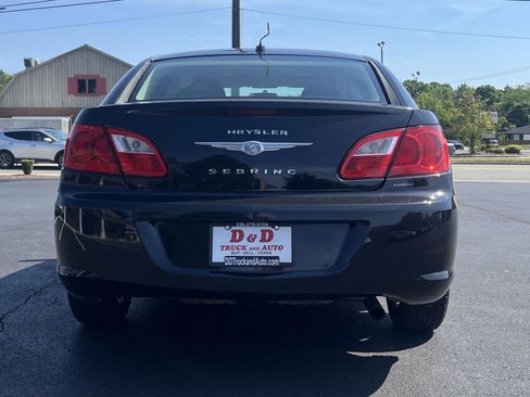 Used 2010 Chrysler Sebring Limited FWD image 20