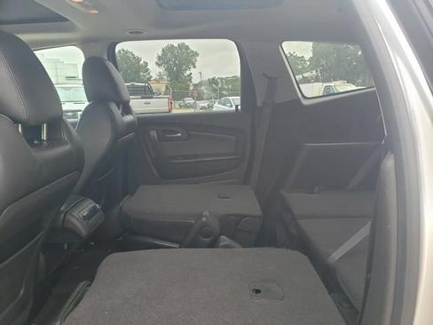 Used 2011 Chevrolet Traverse LT FWD image 14