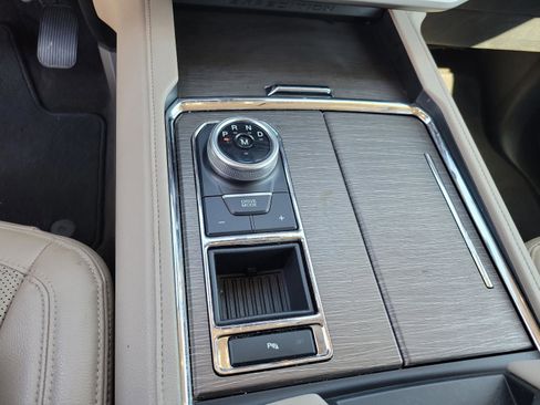 Used 2023 Ford Expedition Limited image 21