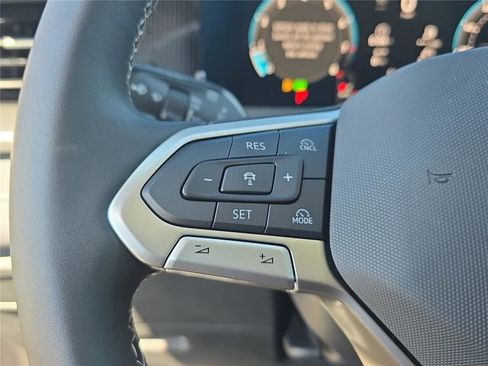 New 2026 Volkswagen Tiguan SE FWD image 20