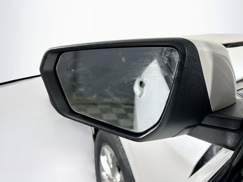 Used 2020 Chevrolet Equinox LT image 16