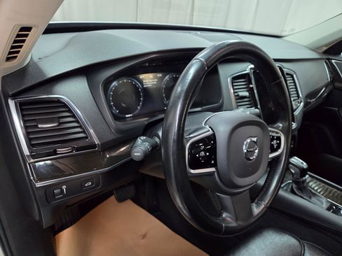 Used 2018 Volvo XC90 T6 Momentum w/ Convenience Package image 18