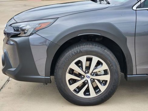 Used 2025 Subaru Outback Premium image 8