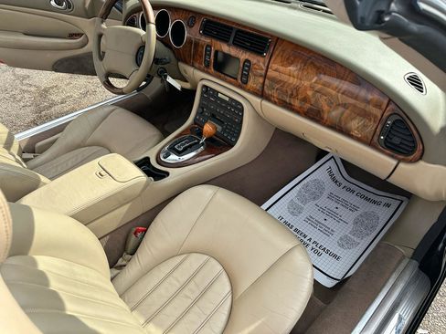 Used 2004 Jaguar XK8 Convertible image 18