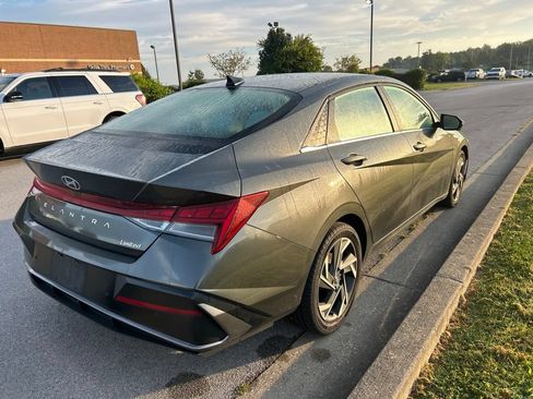 Used 2024 Hyundai Elantra Limited FWD image 3