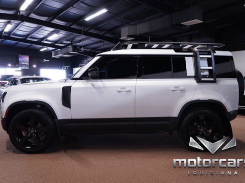 Used 2022 Land Rover Defender 110 S image 4