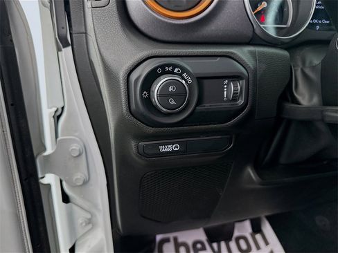 Used 2023 Jeep Gladiator Mojave w/ Cold Weather Group image 10