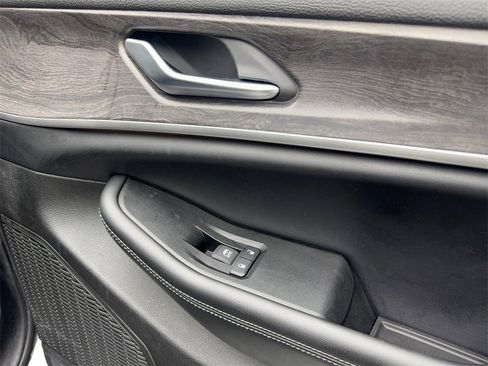 Used 2024 Jeep Grand Cherokee L Limited w/ Luxury Tech Group II image 54