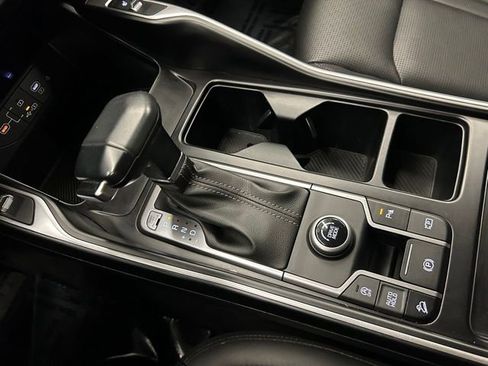 Used 2024 Kia Sorento S image 28