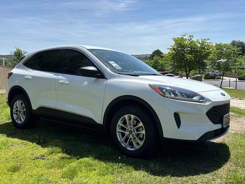 Certified 2022 Ford Escape SE w/ Convenience Package AWD/4WD image 1