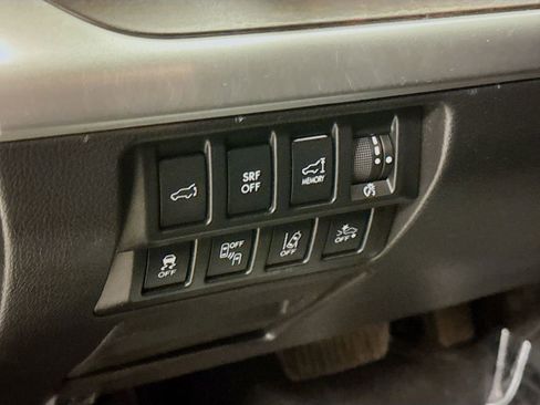 Used 2017 Subaru Outback 2.5i Limited image 12