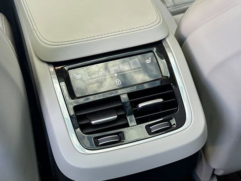 Certified 2024 Volvo XC90 B6 Ultimate w/ Protection Package Premier AWD/4WD image 15
