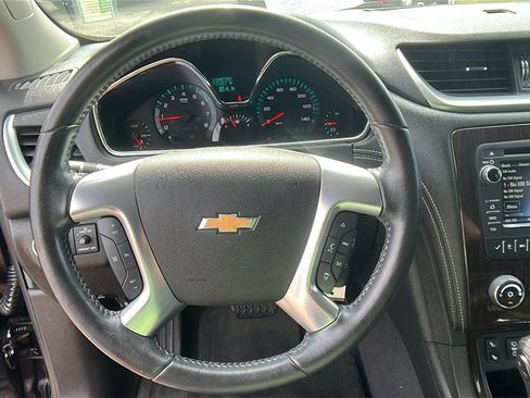 Used 2016 Chevrolet Traverse LT w/ Style and Technology Package image 24
