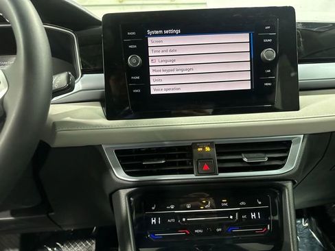 New 2026 Volkswagen Taos SE image 20