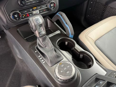 Used 2024 Ford Bronco Wildtrak image 37