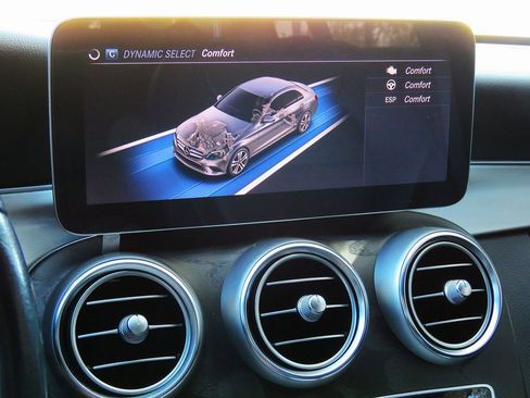 Used 2021 Mercedes-Benz C 300 Sedan image 29