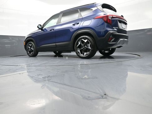 Certified 2025 Kia Seltos EX AWD/4WD image 31