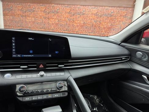 Used 2023 Hyundai Elantra Limited w/ Preferred Accessory Package image 17