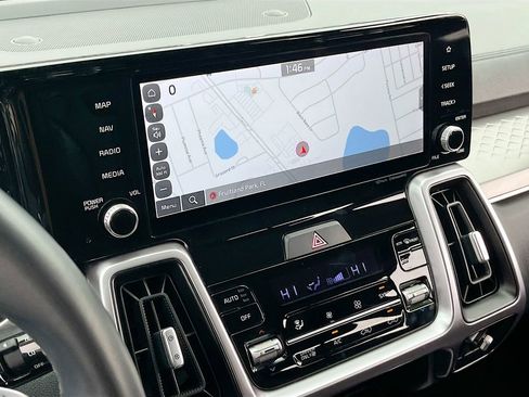 Used 2023 Kia Sorento EX image 13