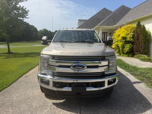 Used 2017 Ford F250 Lariat w/ Lariat Ultimate Package AWD/4WD image 2