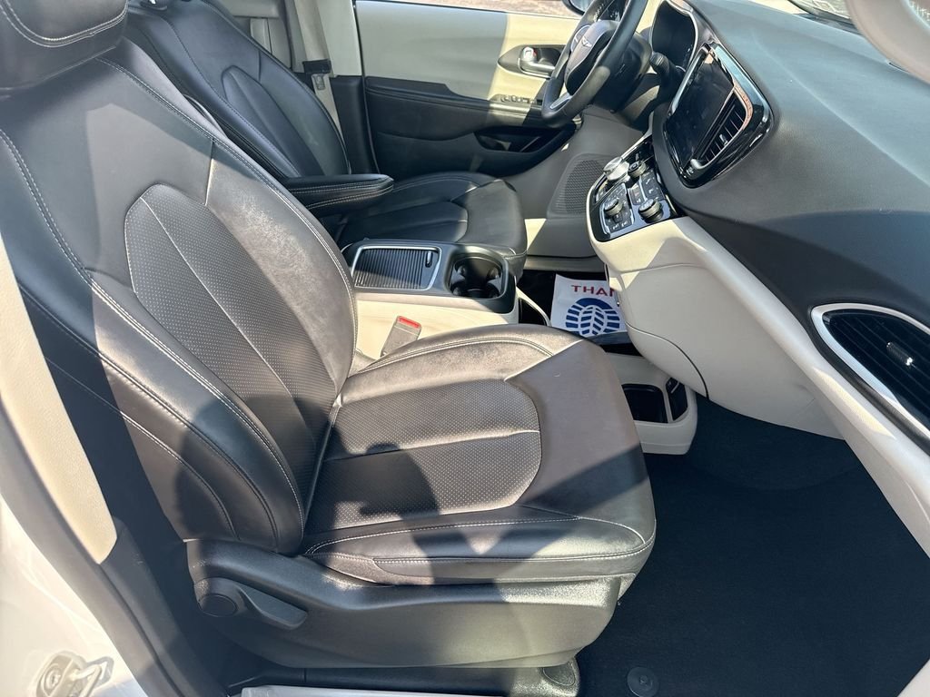 Used 2024 Chrysler Pacifica Touring-L FWD image 66