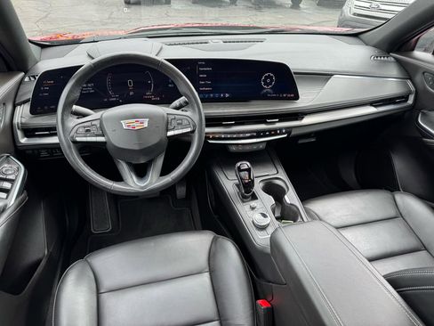 Used 2024 Cadillac XT4 Premium Luxury image 11