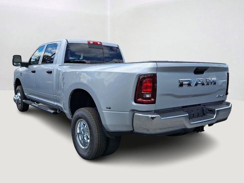 New 2026 RAM 3500 Tradesman AWD/4WD image 4
