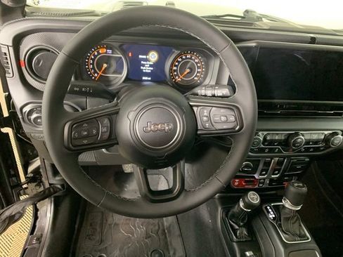Used 2026 Jeep Wrangler Rubicon AWD/4WD image 18