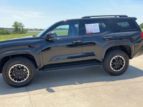 Used 2025 Toyota 4Runner TRD Off-Road AWD/4WD image 5