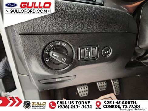 Used 2022 Dodge Challenger R/T w/ Performance Handling Group image 17