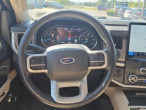 Used 2022 Ford Expedition Max XLT AWD/4WD image 10