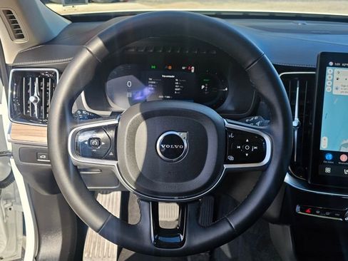 Certified 2025 Volvo XC90 T8 Plus w/ Protection Package Premier image 21