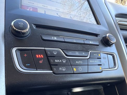 Used 2018 Ford Fusion Energi SE image 19