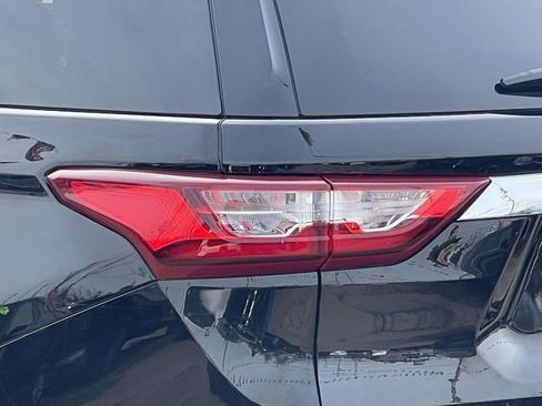 Certified 2021 Chevrolet Traverse LT image 10