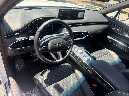 Used 2023 Genesis GV70 3.5T Sport w/ Sport Prestige Package AWD/4WD image 15
