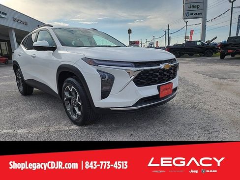 Used 2024 Chevrolet Trax LT image 5