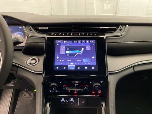 New 2025 Jeep Grand Cherokee L Altitude RWD image 12