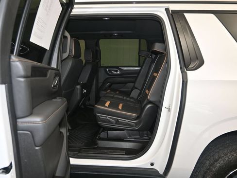 Used 2024 GMC Yukon XL AT4 AWD/4WD image 25