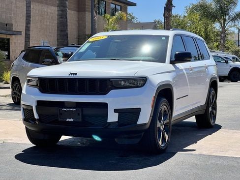 Used 2023 Jeep Grand Cherokee L Laredo image 6