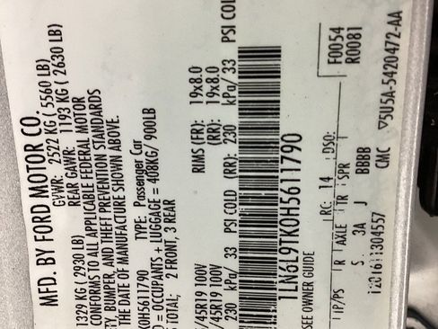 Used 2017 Lincoln Continental Select image 48