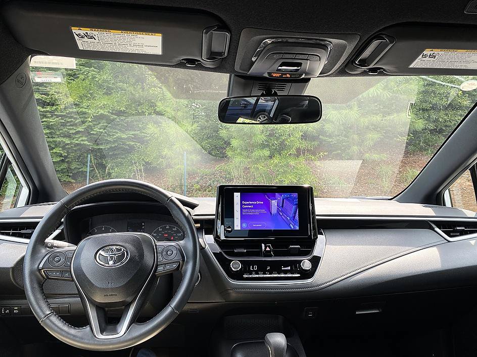 Certified 2025 Toyota Corolla SE FWD image 22