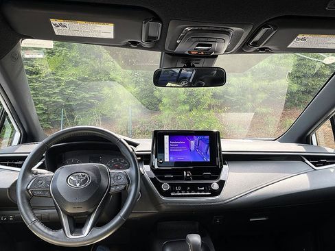 Certified 2025 Toyota Corolla SE FWD image 22