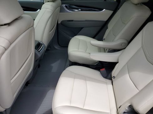 Used 2025 Cadillac XT6 Premium Luxury w/ LPO, Floor Liner Package AWD/4WD image 26