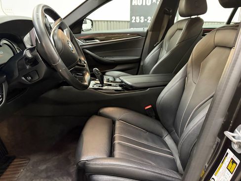 Used 2019 BMW 530i w/ Convenience Package RWD image 19