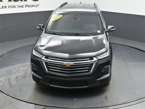 Used 2023 Chevrolet Traverse LT image 59