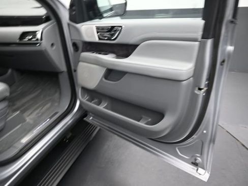 Used 2020 Lincoln Navigator Reserve w/ Luxury Package AWD/4WD image 35